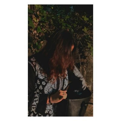 ''Kuch bhi nahi hai baaqi bazaar chal raha hai, yeh karobar-e-duniya bekaar chalraha hai''
