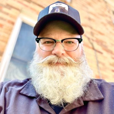 apkallu7's profile picture. Thou shalt not shake it like a Poloroid picture.