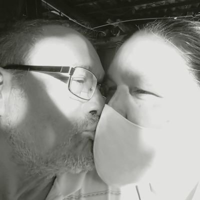 JuanT47090007's profile picture. analista político divertido cachimbon