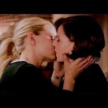 #SwanQueen Account, only about SQ love. I will post fic recs and anything that regards the swan queen FF world. DM is open for recs or your own work!
