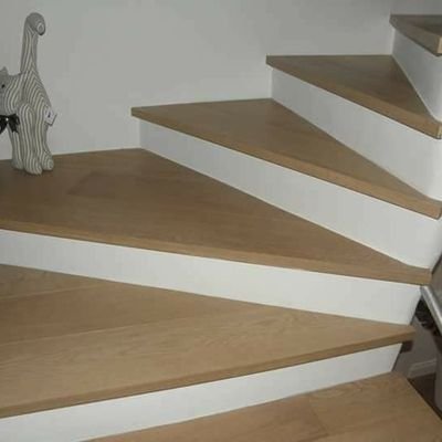 Fornitura, posa, riparazione, levigatura e verniciatura parquet tradizionali, prefiniti, laminati, LVT con SPC, pavimenti x esterni decking, WPC e battiscopa.