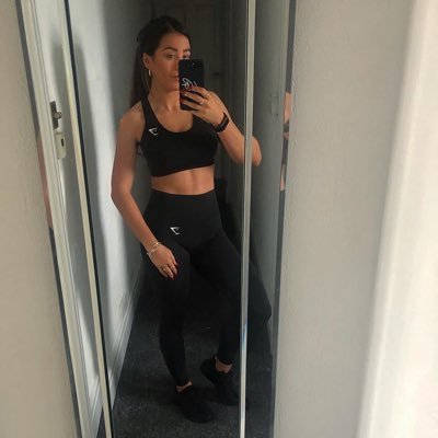 27, insta- hollievictoriabarker Qualified hairdresser level 2+3 enquires 07800984882 hair Insta- hair_by_hollie_barker sc- holliebarkerx