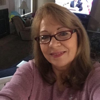 LizHine68911987's profile picture. 