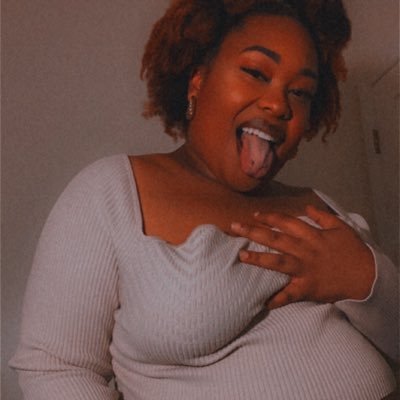 Young QUEEN👑💋 Bi 🏳️🌈 444👼🏽 Insta: mirrrr_xo TikTok:mirrr_xo