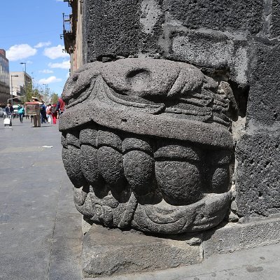 Tizochuarachitl's profile picture. los #republiratas son puros pajaros nalgones, pinches hurracas no les para el hocico. Atheist, anthropologist, far-left activist, BLM, trans rights