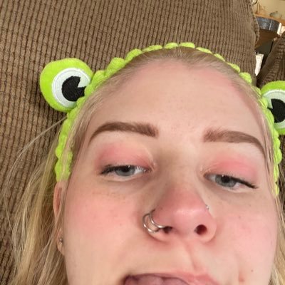 i’ll tell you the same thing i told my therapist: i’m functioning on auto-pilot until the day one direction reassembles (she/her)