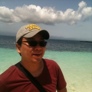 kroogler's profile picture. 이땅의 모든 조카들이 행복했으면 하는 고래삼촌. 광고업자라는 직업이 심히 불편하나 딱히 배운 도둑질이 없어 번민하는 중.