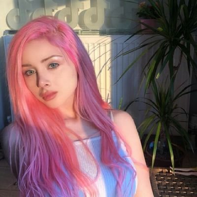 SeraVarollll's profile picture. 