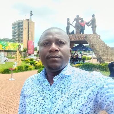 Professeur Institut Facultaire des Sciences Agronomiques de Yangambi, protecteur de l'environnement et homme politique congolais indépendant.