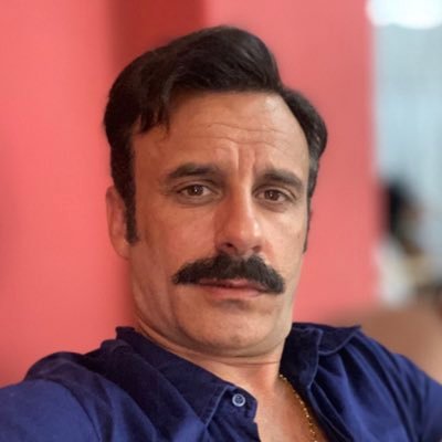 abracaomundoo's profile picture. Portuense que não entra em discussões mas só fica descansado quando houver um muro de Aveiro para cima