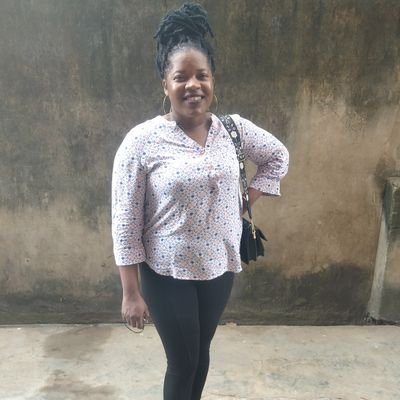 Godily🙏
A teacher,
A baker, A finger food expert.
A decorator