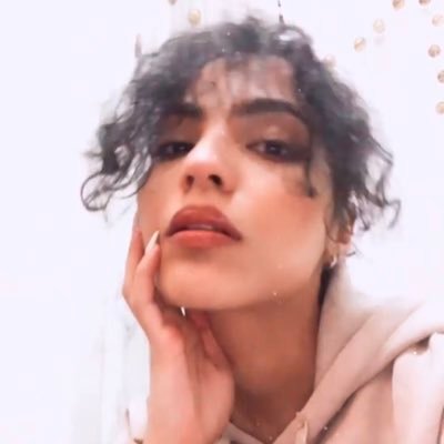 RANDOM TWEETS // Mom, Photographer, Model, Creative Artist & Storyteller