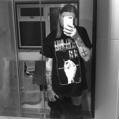 Deadbugxo's profile picture. 🔞 he/him NSFW || new to this.             !!Only Fans coming soon !!