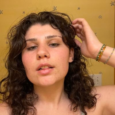 i’m very late to twitter whoops // what if we kissed at the intersection of art and technology 🥺 she/they