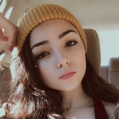 Aili80606395's profile picture. 