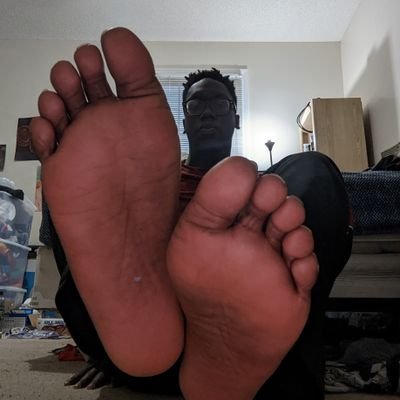 In face feet ebony 