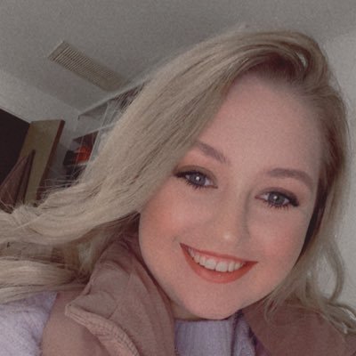 Profile Picture of  ☀️Miranda ☀️ (@MirandaCotton16) on Twitter
