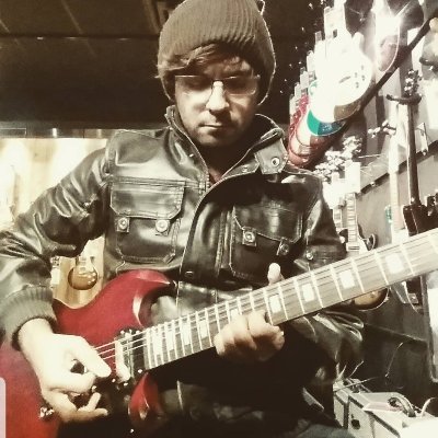 Musician & wordsmith. Bernie Sanders is a national treasure.. & that's as political as I'll ever get on here.
Xenophobes will be blocked. He/Him