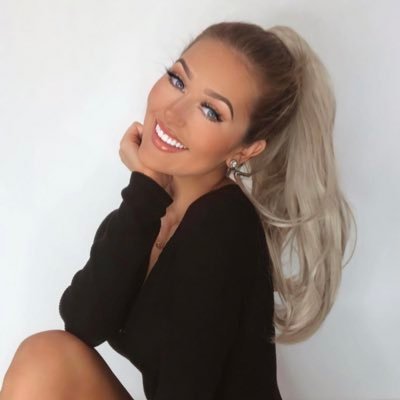 ElysiaCranham's profile picture. 