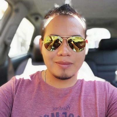 Un simple mortal, twitter es mi forma de escaparme de la realidad...!!!!