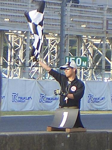 バイクに関わるいろんなことで、国内では東日本をあっちこっち放浪してます。ロードレース競技役員は始めてから二十年以上になります。最近はマン島までぼちぼちお出かけ。