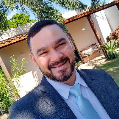 Corretor de Seguros, especialista em Seguros Saúde e Planos de Saúde. 
Filho de Deus, Evangélico, Casado e muito feliz! Pai de duas filhas maravilhosas.