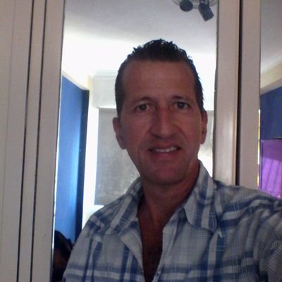 Vivir es un privilegio. Ser feliz el mejor cumplido que se le puede hacer a la vida, quererte y que te quieran es el premio !!