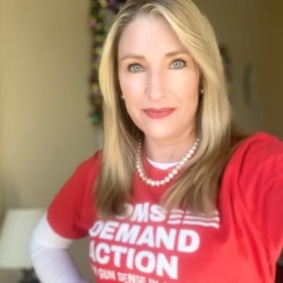 Real housewife of suburbia | Spoiler of pound puppies | Reluctant cardio dilettante | MS ➡️ VA ➡️ TN | she/her @MomsDemand @Everytown