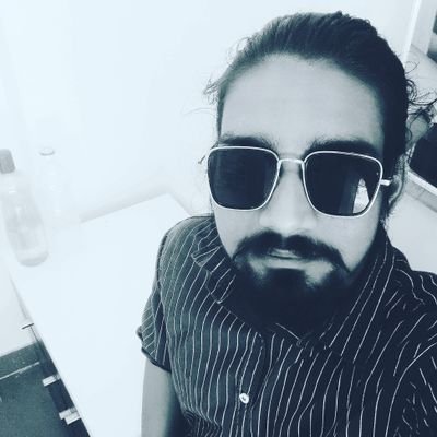 माँ-बाप के लिए क्या शेर लिखूं,
माँ-बाप ने मुझे खुद शेर बनाया हैं।