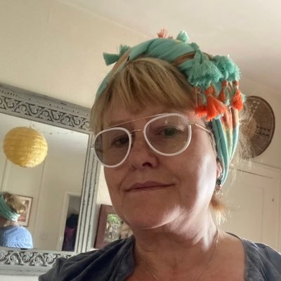 JoolsElphick's profile picture. Director/Designer-Maker @ JOOLS ELPHICK KNITWEAR since 1986. https://t.co/q8u5jYgwHV(love music)