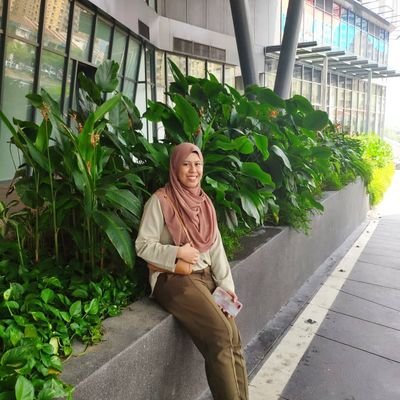 Engineer by day and selling Wawawax as a side project :)