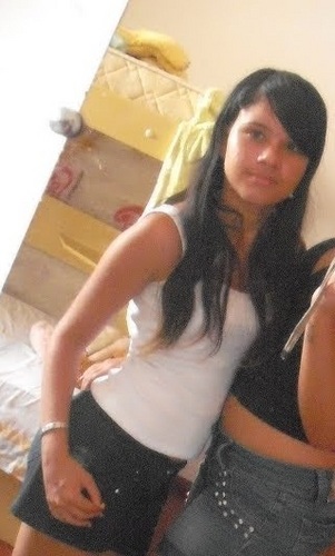 Ela curti um funk ela é do pagode ela gosta da night ela  é de beber ♫