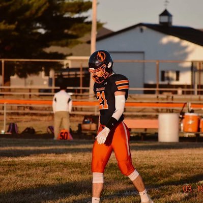 Class of 21' Illini West High School 6’2” 185lbs. SAT:1130 GPA: 3.8 40 yd- 4.62 Jr. year Highlight: https://t.co/sgUK7yNH7r