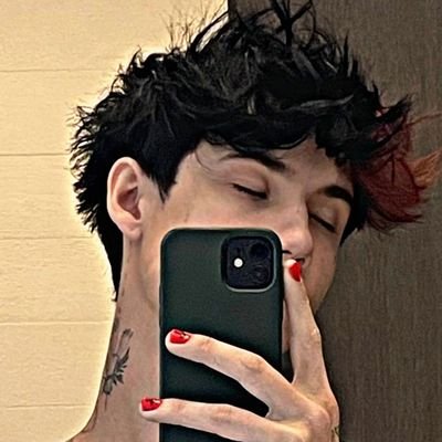 Rockstars_56's profile picture. 🖤🎸