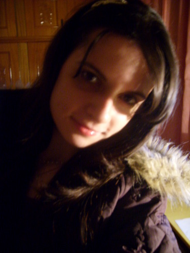 19 anos.Desenhista, Estudante de Publicidade, Romântica, Persistente, Música, Itália, Sinceridade, Família e Sonhadora.