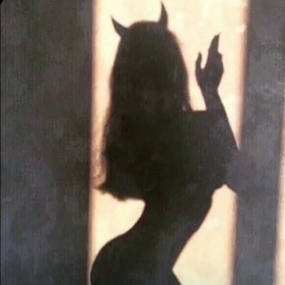 trippy kitty 🇹🇷 marijuana connoisseur 💨 music is life 🎶 basshead💦 techno queen 🖤 dope soul #NSFW 🔞 Minors DNI 🤐 ddlg kitten