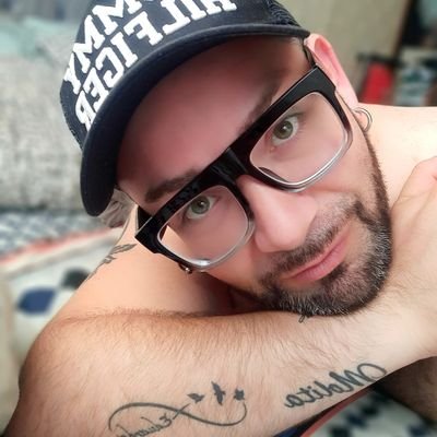Quien tiene magia no necesita trucos
  🗽🐻✈🧸       🇨🇱🇵🇦🇨🇴🇵🇪🇧🇷🇦🇷🏳️‍🌈 
instagram edu_pavez_