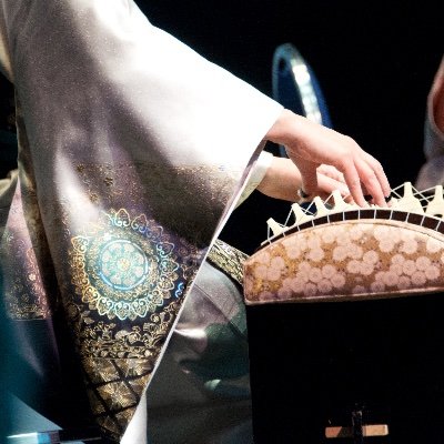 🇨🇦 #Koto and #shamisen performer/teacher. Japanophile, foodie, traveller. YouTube @kotogirl, IG @kotokutie, 🐘 https://t.co/UAhYhFbZNI