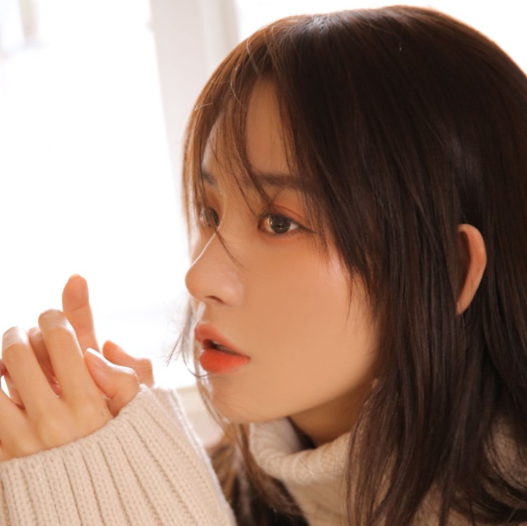 night_whiteness's profile picture. 