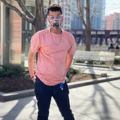 Dasheekee012's profile picture. He. Him. His 🌈LMSW ‘17 #CTMH #CCATP👨🏽‍💻#GAYMER🎮 #Aries ♈️ #BLM✊🏾I LOOK GOOD IN EVERY ANGLE SO YOU DON’T LIKE ME BESIDE YOU💃🏾