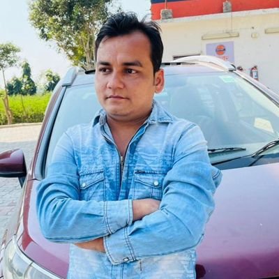 राह में काँटे बहुत हैं, ठहरता कौन है !
मौत कल आनी है, आज आ जाये,डरता कौन है !!
तेरे लश्कर के मुक़ाबिल, मैं अकेला ही सही !
फैसला जंग में होगा, कि मरता कौन है !!