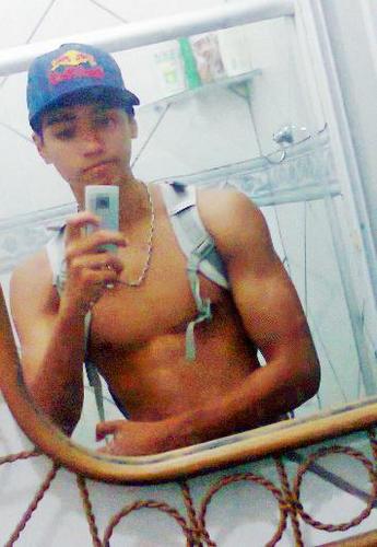 O pessimista vê dificuldade em cada oportunidade; o otimista vê oportunidade em cada dificuldade. (Bob Marley)