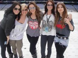 Fan Page For The Amazing New Girl Band @WonderlandSongs ... Album Out 6th Of June Pre Order Ur Copy At http://t.co/5sklqRMoqW
