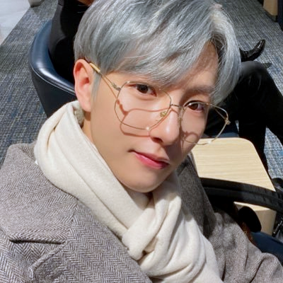 #런쥔 ｡✩*:ﾟ･⑅*॰¨̮♡
