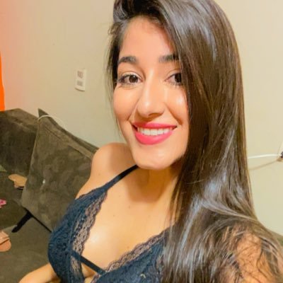 larissarotelaa's profile picture. 