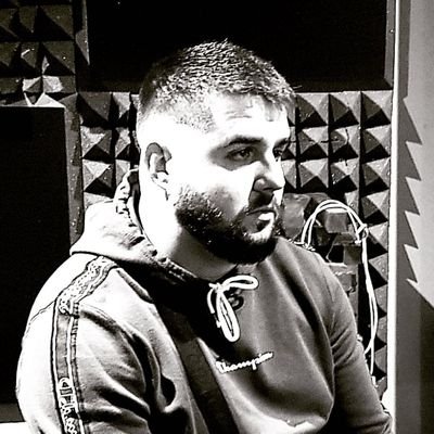 NikaOmeForReal's profile picture. Insta : Nika_Omé
