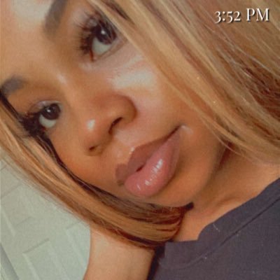 Intuitive reader 🔮 Hoodoo 🕯 she/her 🌺 dm me to book a personal reading. ✨💓