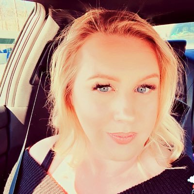 Content Director (Cloud Computing & Security) at @OreillyMedia, content strategist, lifelong learner. She/her.