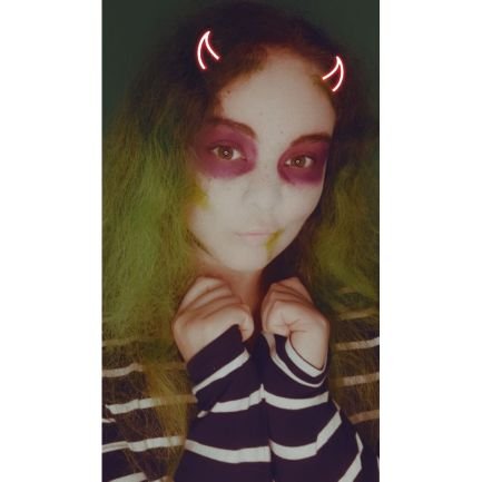 The home of spooky makeup dreams🖤
Email- hyper.hufflepuff21@gmail.com