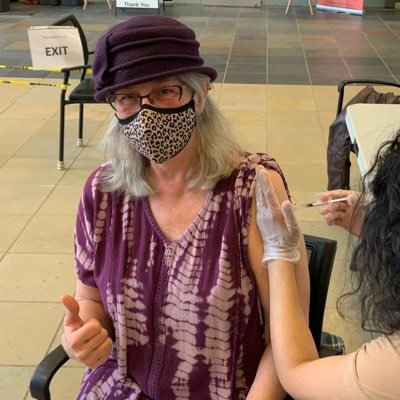 Canadian 🇨🇦 Mom and Nana. Wear a damn mask!! Get vaccinated! I did. Fully ModernaPfized 😃 I vet my followers. Daughter is an immunologist so don't go there.